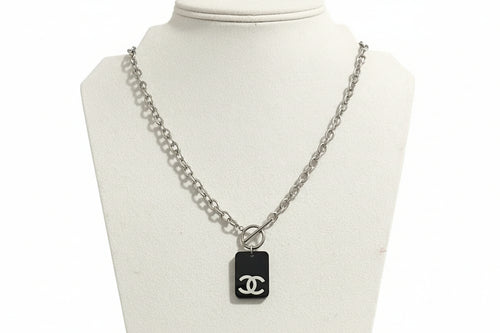 104- Black Pendant Necklace