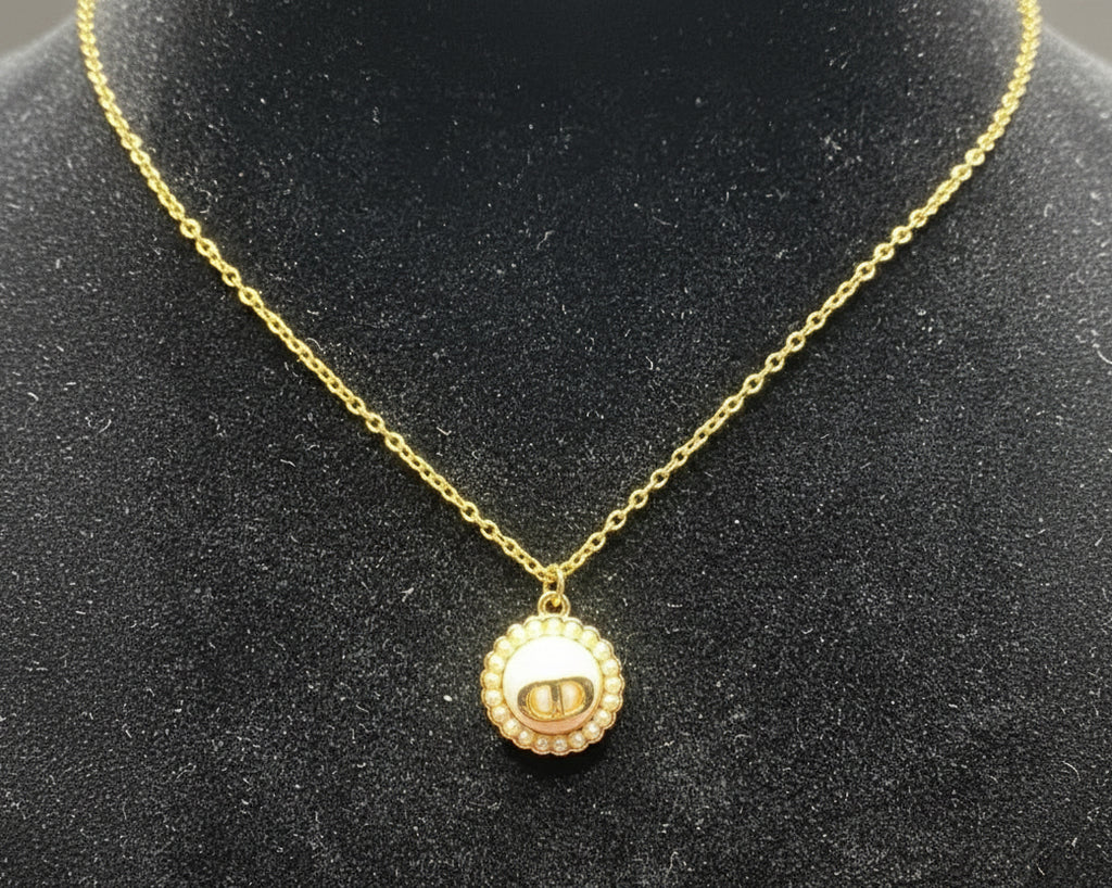 123- Upcycled Gold and Pearl Pendant Necklace