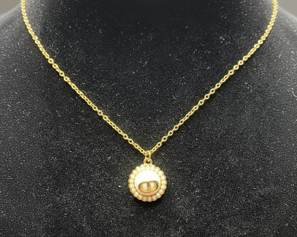 123- Upcycled Gold and Pearl Pendant Necklace