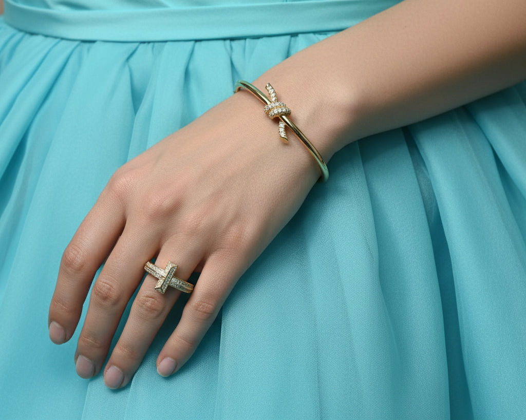 508- Gold Knot Bangle