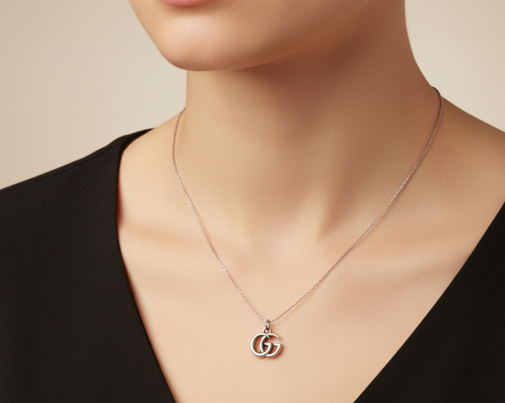 260 - Silver Pendant Necklace