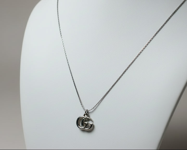 260 - Silver Pendant Necklace