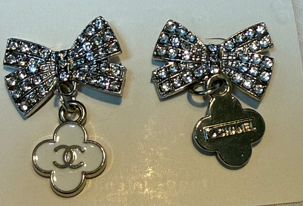 462 - Upcycled Silver White Flower Pendant Earrings with Bows
