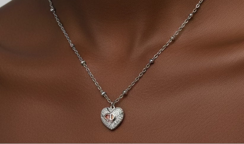 131- Silver Heart Pendant Necklace