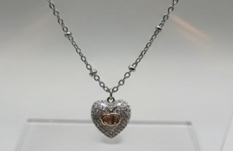 131- Silver Heart Pendant Necklace