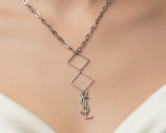 184- Silver Pendant Necklace